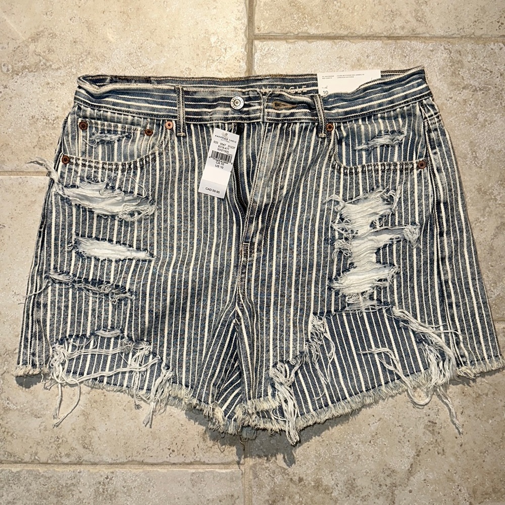 American Eagle 90s Boyfriend Short